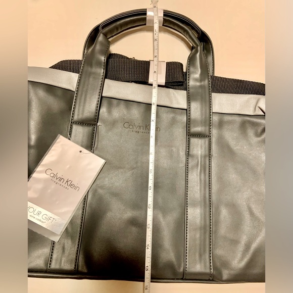 CALVIN KLEIN Fragrances Weekender Travel Duffle Gym Bag Grey color NEW / NWT - Picture 12 of 14